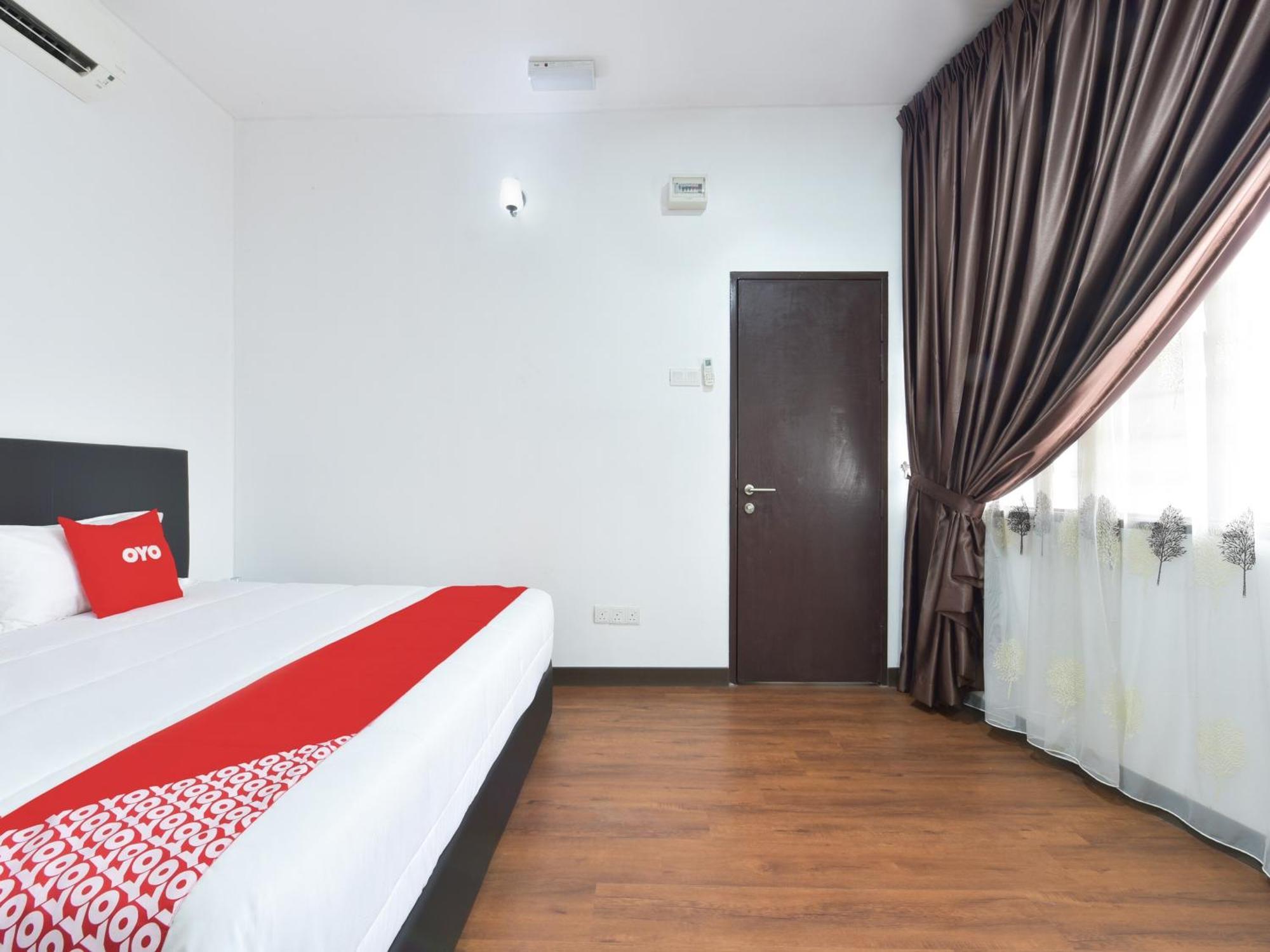 Oyo 90869 Hotel Madeena Inn เซปัง ภายนอก รูปภาพ
